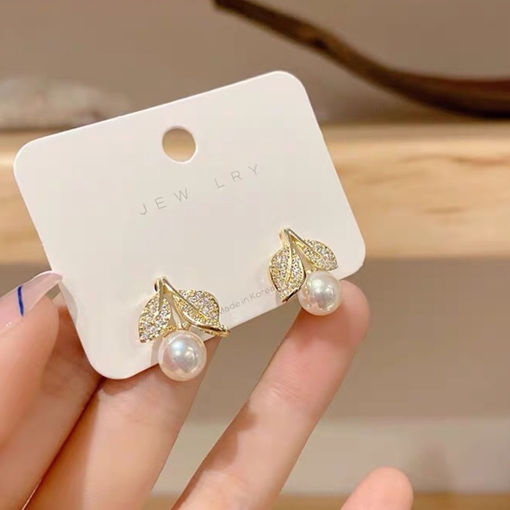 4/$20 14K Diamond Leaf Pearl Stud Earrings